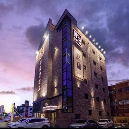 Number25 Hotel Namتشنتشون المظهر الخارجي الصورة